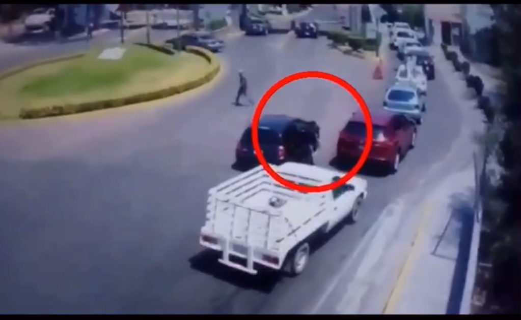 Captan en video asalto a automovilista en Zona Esmeralda de EdoMéx