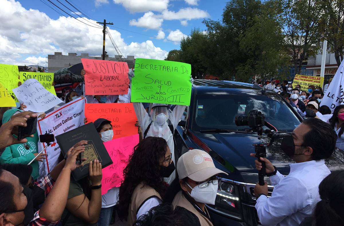 Trabajadores de Salud de Tlaxcala exigen a AMLO resolver su situación laboral