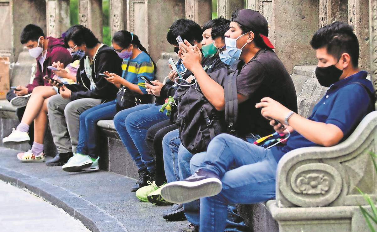 Aumenta gasto de mexicanos en equipos móviles