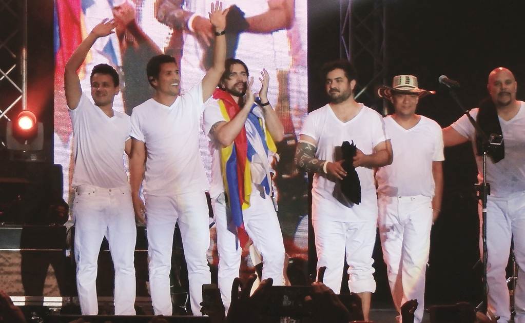 Juanes emociona y hace bailar a sus fans en Israel