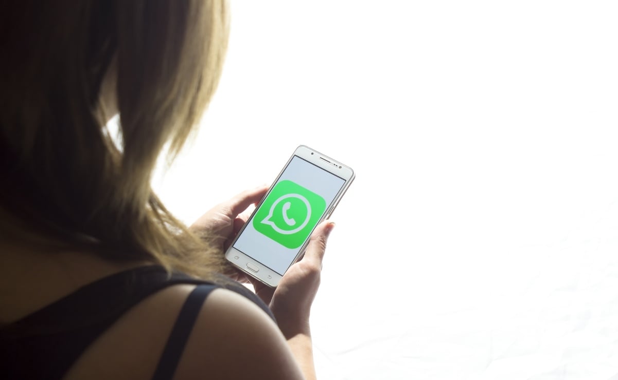 Escucha los audios de WhatsApp sin que el remitente se de cuenta 