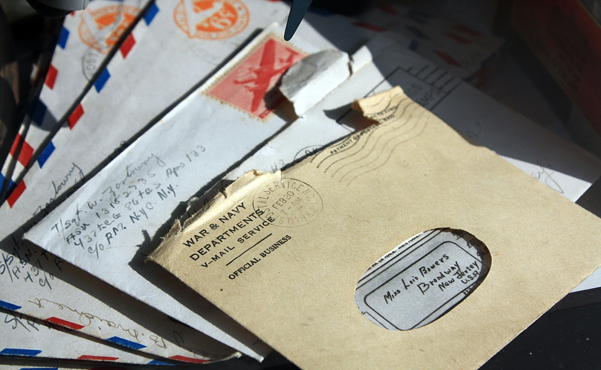 Autoridades investigan el envío de 30 cartas con "polvo sospechoso" en Kansas