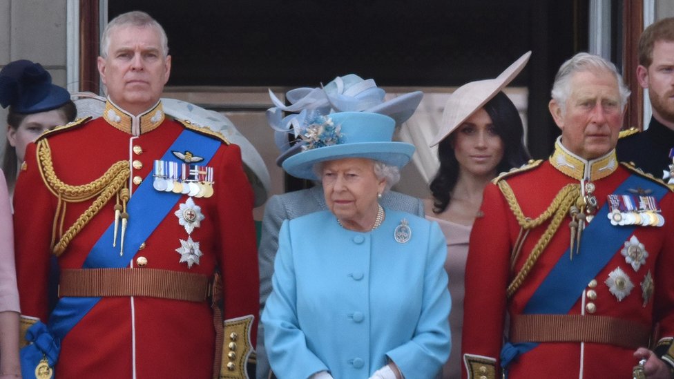 Príncipe Andrés: la "brutal" estrategia del Palacio de Buckingham para contener el escándalo en la realeza británica