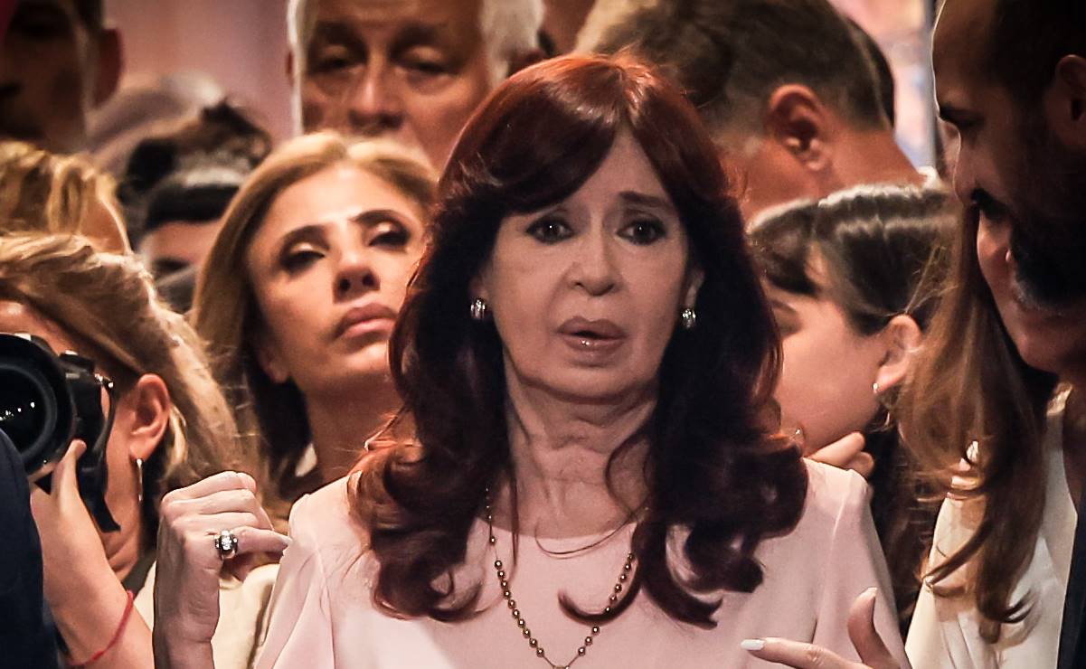 Argentina: anulan sobreseimiento de Cristina Kirchner por lavado de dinero; ordenan indagar más