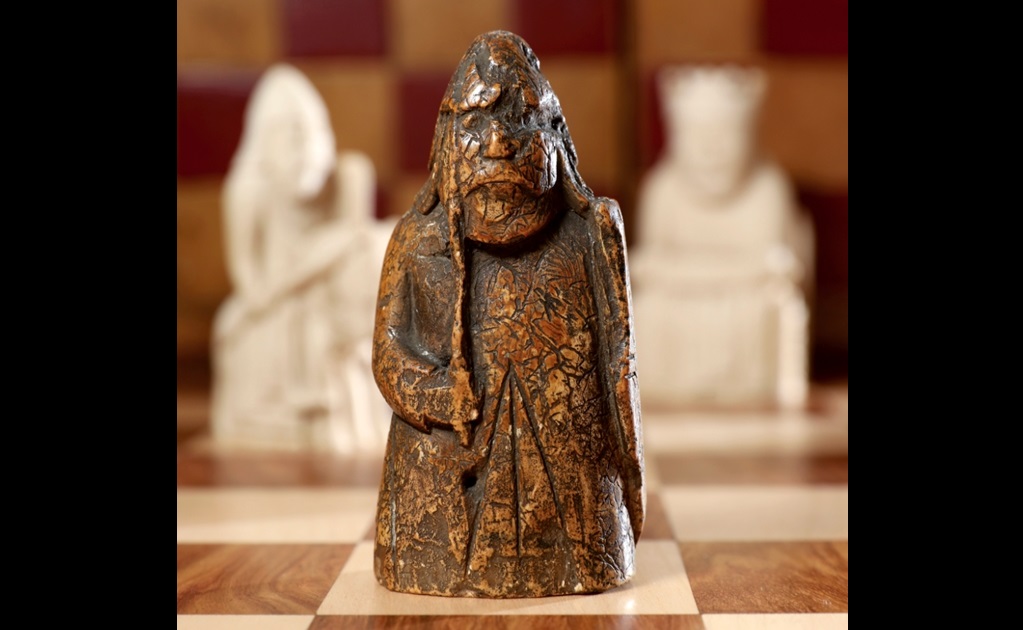 Identifican pieza perdida de antiguo ajedrez de la era vikinga