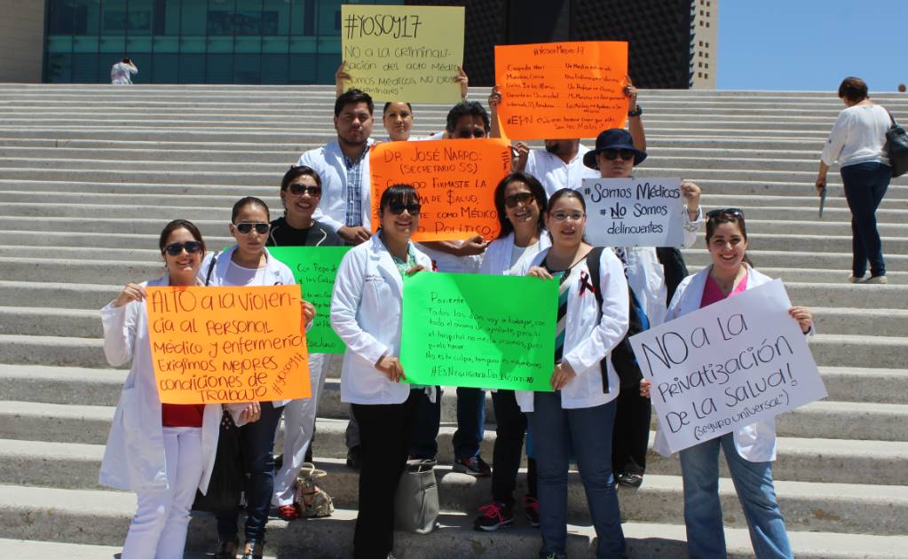 Se suman doctores de Torreón a protesta nacional