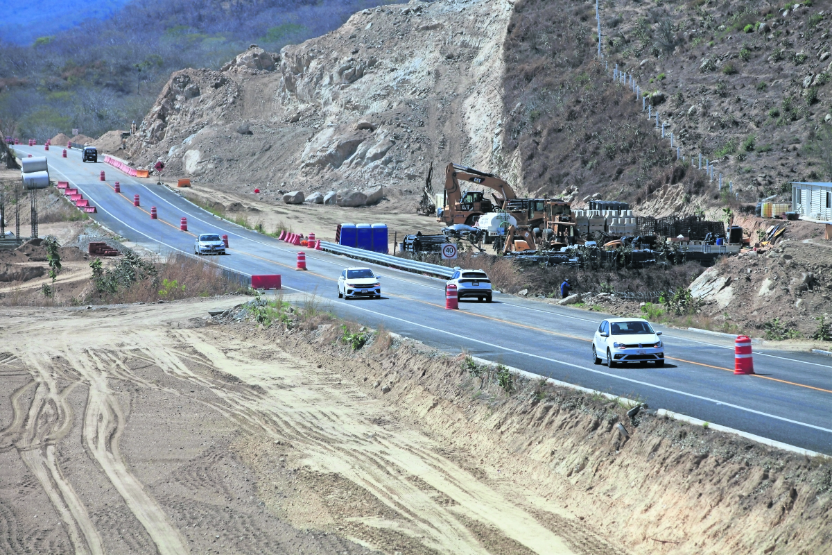 En obra, 27 puntos de autopista de Oaxaca-Puerto Escondido