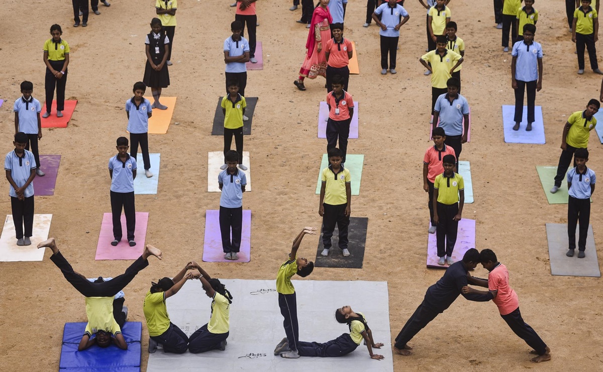 India bate un récord Guinness con 153 mil participantes en la mayor sesión de yoga