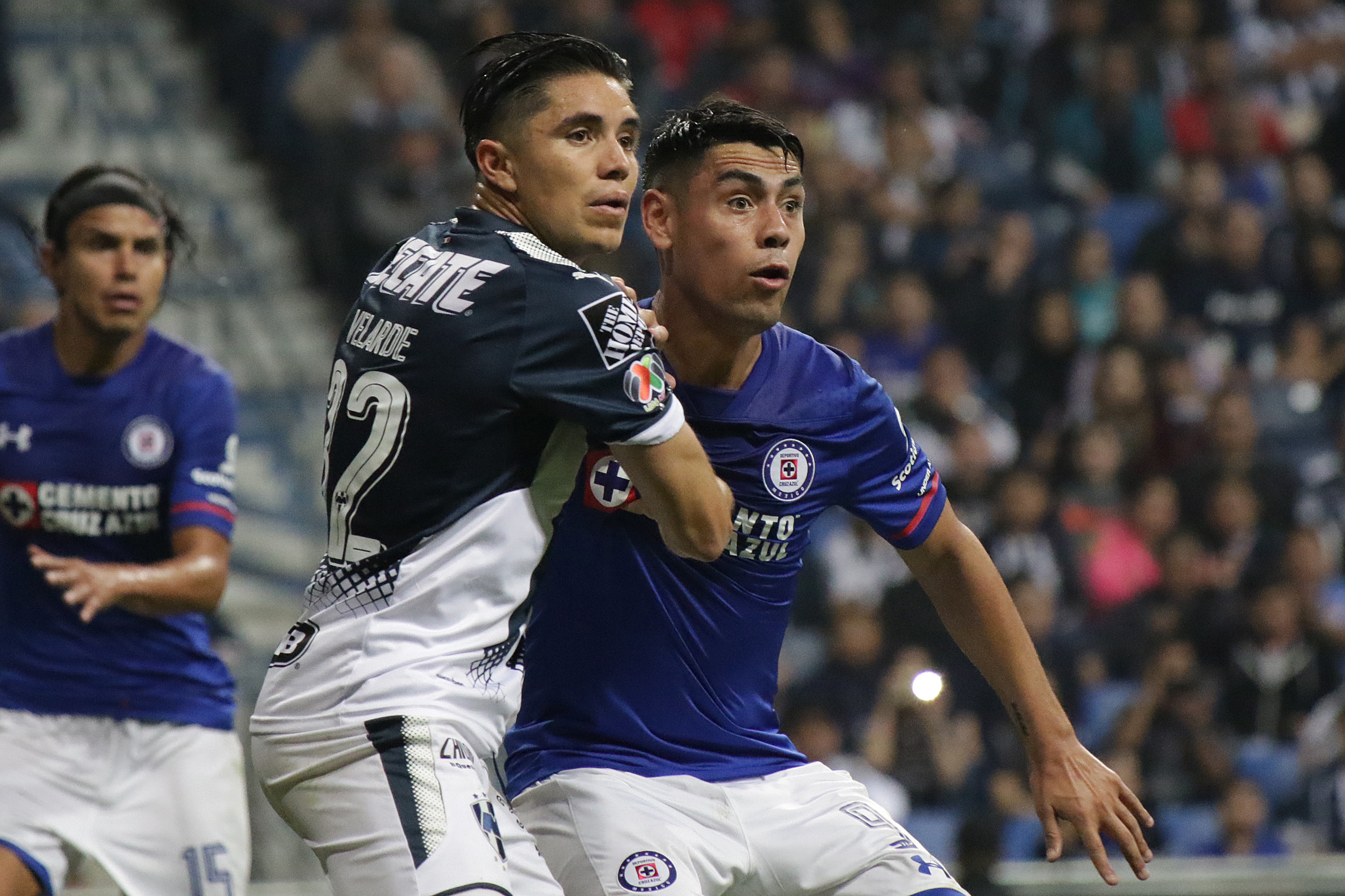 Monterrey y Cruz Azul dividen puntos en trepidante empate