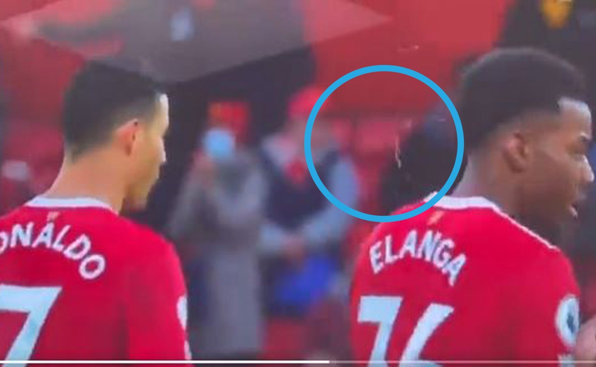 VIDEO: Cristiano Ronaldo le escupe a compañero tras el empate del Manchester United