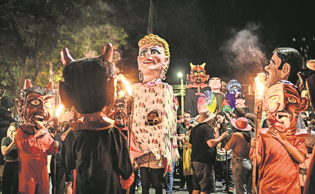 Costa Rica defiende sus mascaradas frente a Halloween