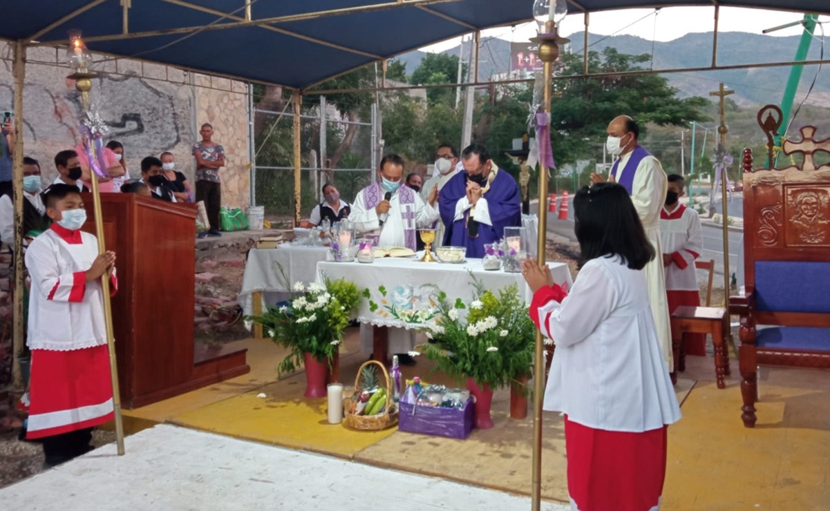A nueve días de la tragedia, ofician misa en memoria de los 56 migrantes fallecidos en Chiapas 