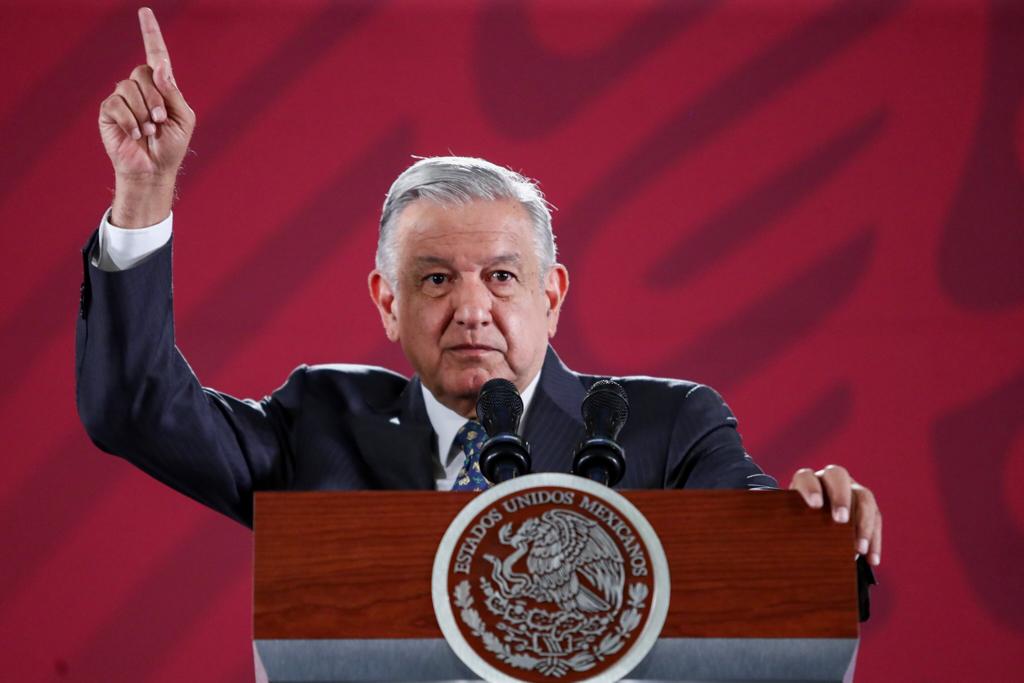 Coincide AMLO con padres de los 43 normalistas; falta acelerar investigaciones, dice