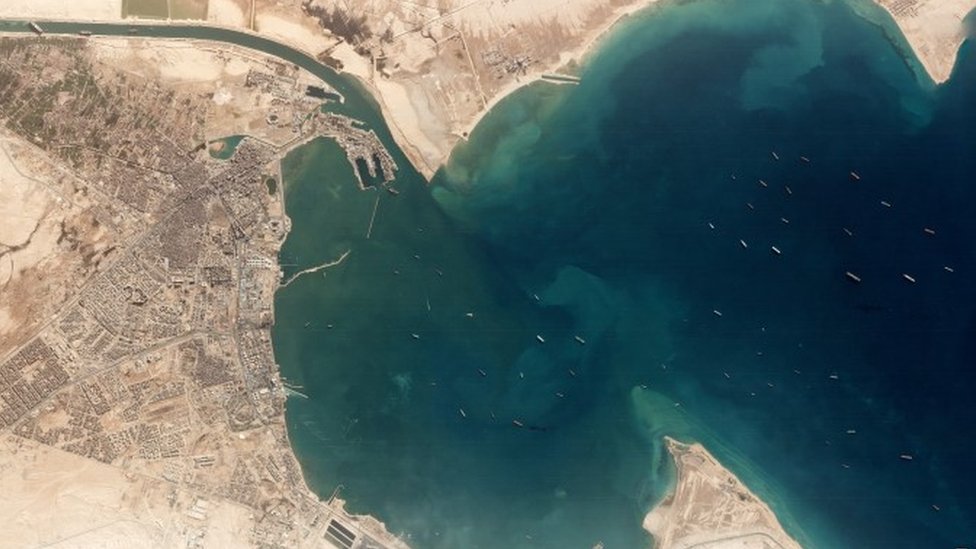 Así se ve desde el espacio el bloqueo causado por el Ever Given en el Canal de Suez 