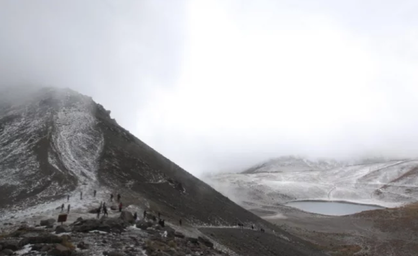 Granizo provoca cierre del acceso al Nevado de Toluca 