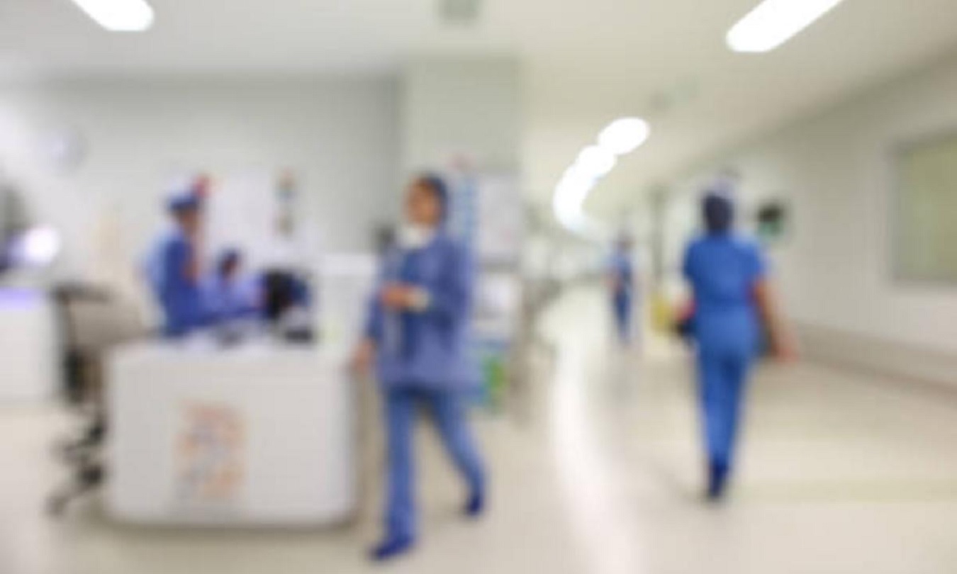 Mujer muere implorando atención médica en un hospital: enfermeras no quisieron atenderla 