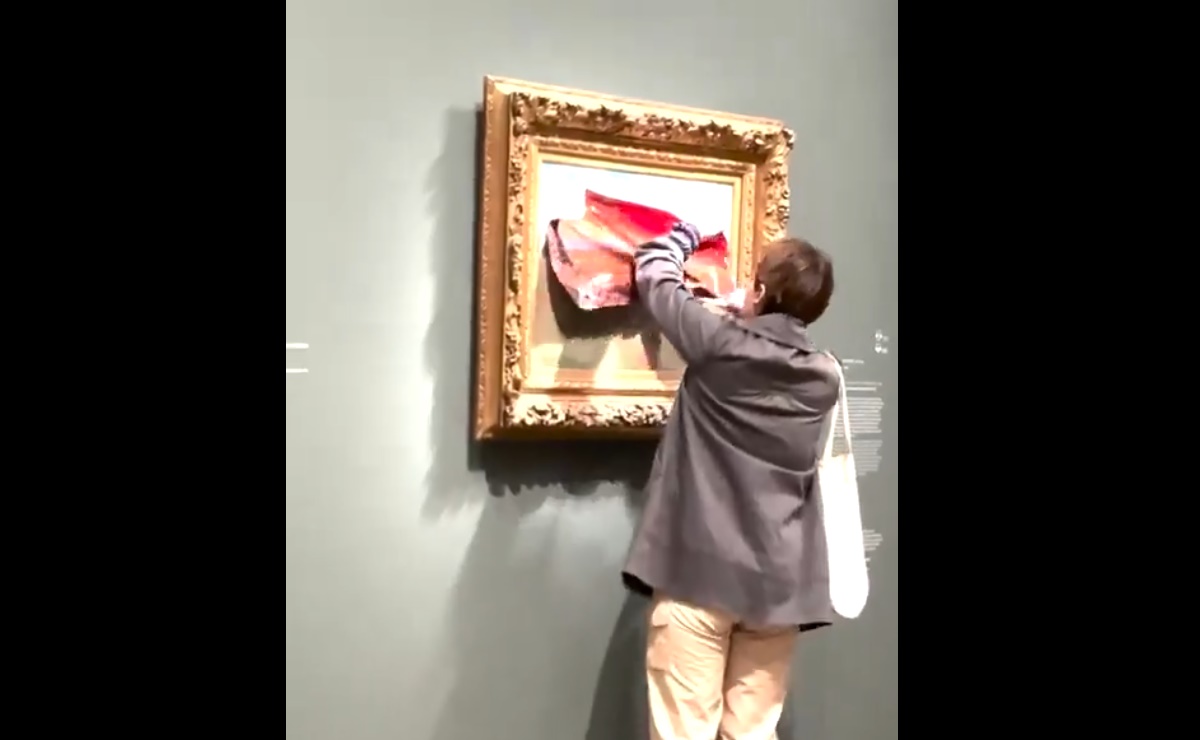 Detenida una activista por pegar un cartel sobre un cuadro de Monet en París