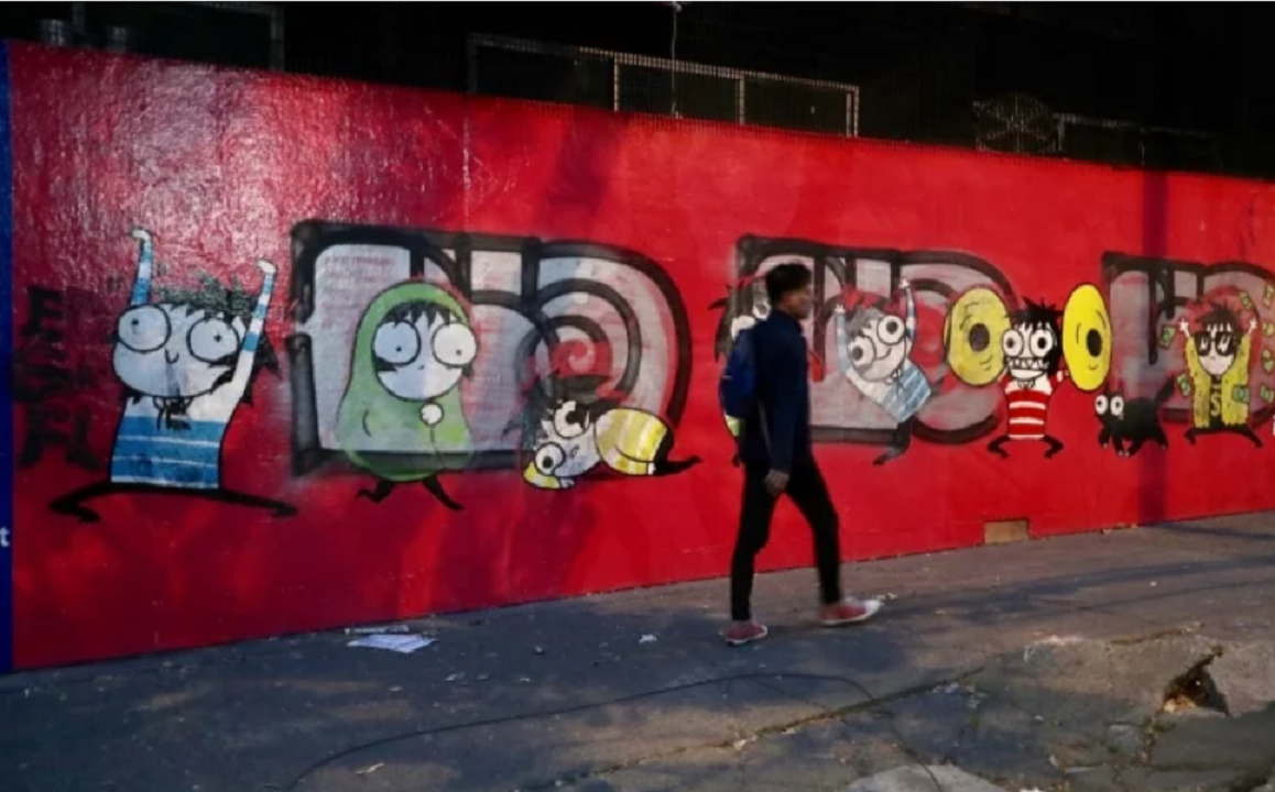 En menos de una semana, vandalizan mural de Sarah Andersen