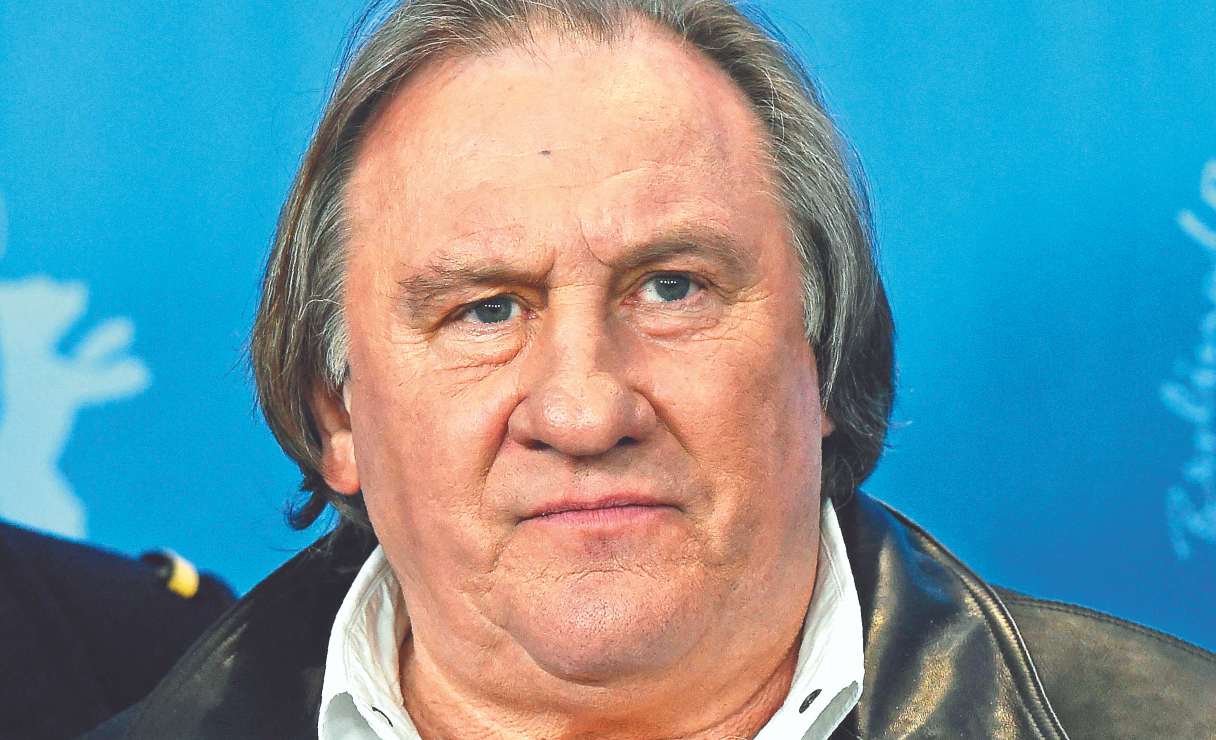 Gérard Depardieu enfrenta la acusación de 13 mujeres por agresión sexual