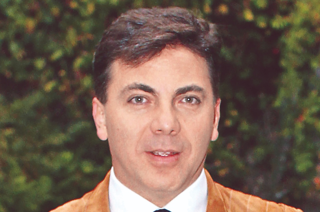 Cristian Castro no tiene planes de regresar a México pese a súplicas de Verónica Castro