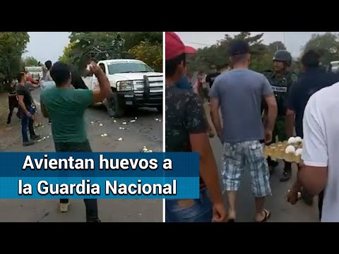 Agreden con huevos a elementos de la Guardia Nacional en Michoacán