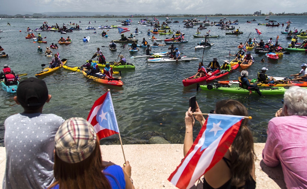 Con protesta acuática, exigen renuncia de gobernador de Puerto Rico