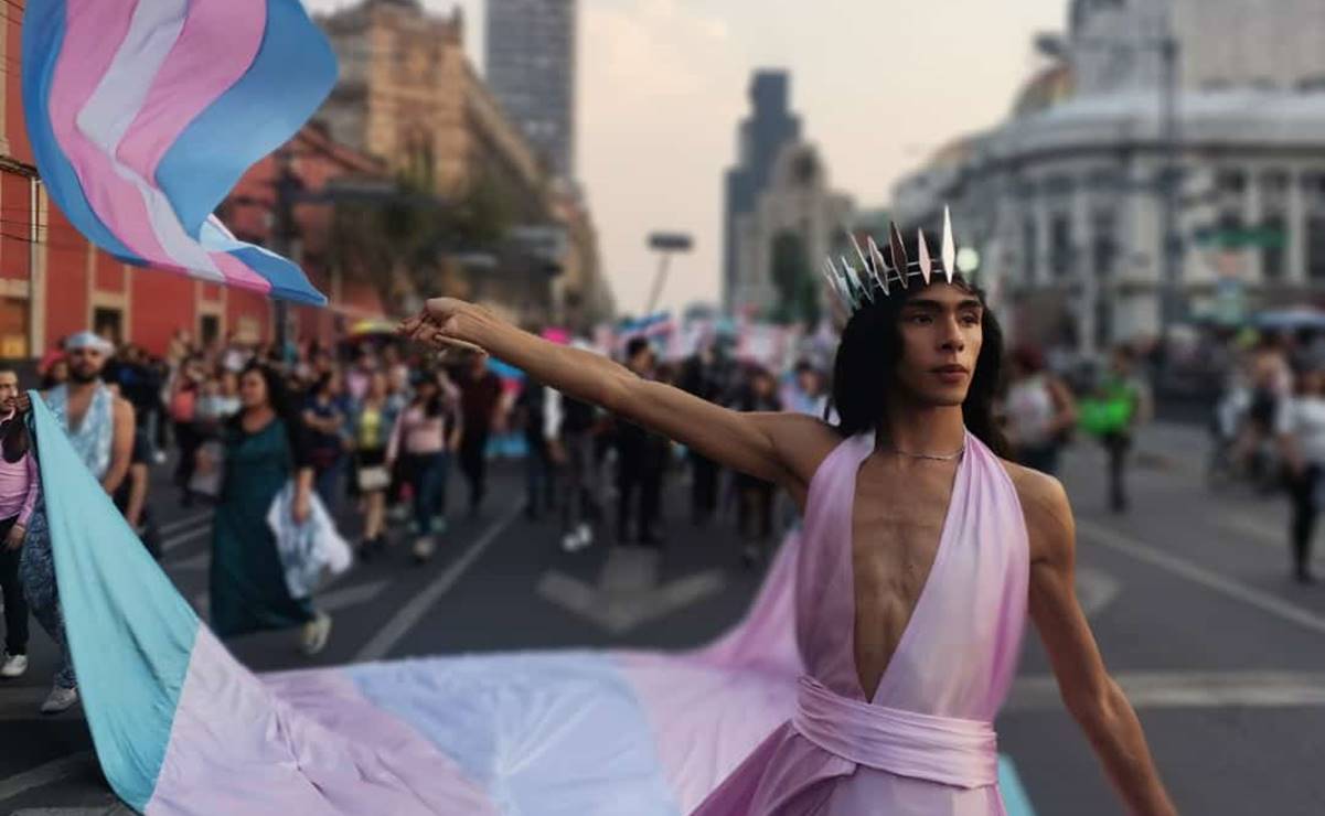 Se rompe la marcha trans ante diferencias por pintas en el Congreso de CDMX