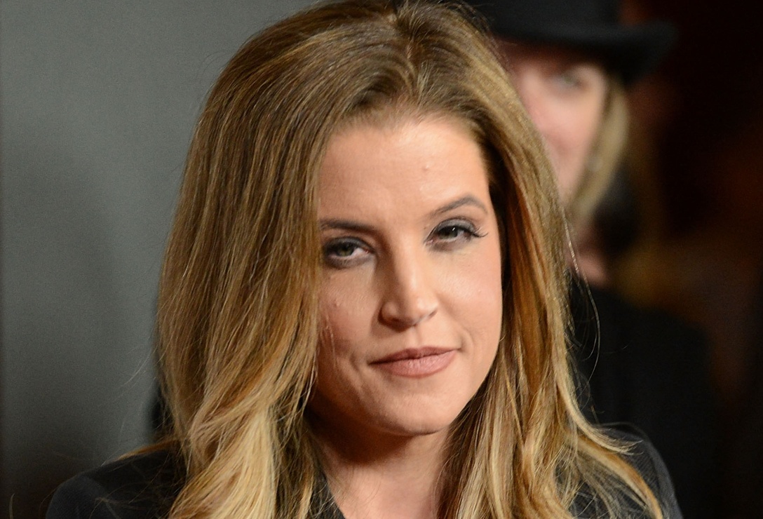 Lisa Marie, hija de Elvis Presley, sufre ataque cardíaco y es hospitalizada