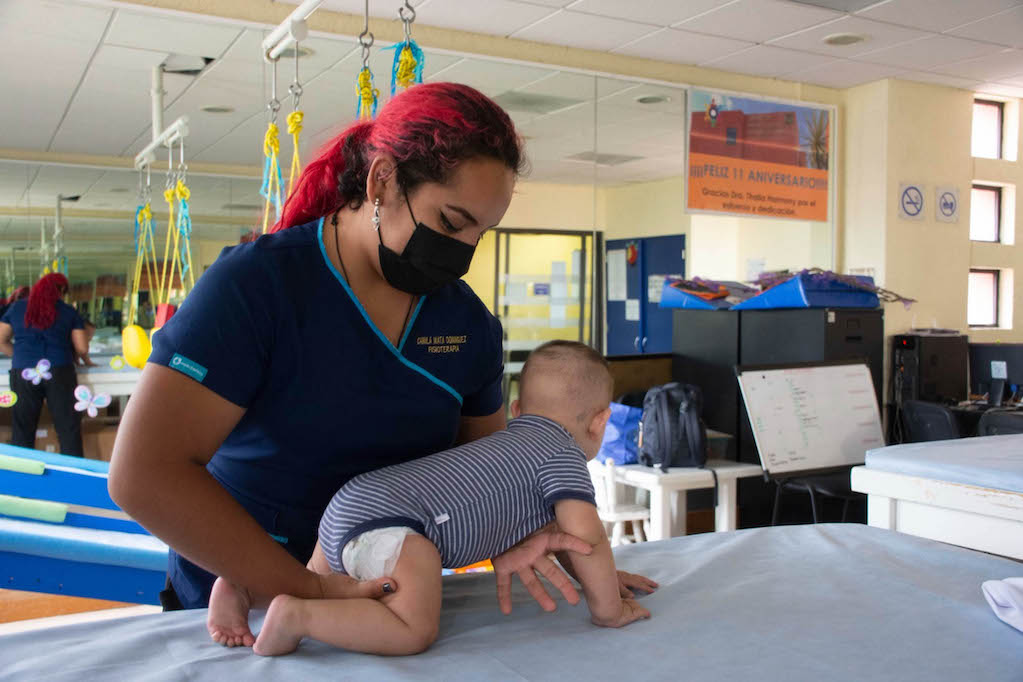 Unidad de Investigación en Neurodesarrollo, lugar donde rehabilitan a bebés con daño cerebral 