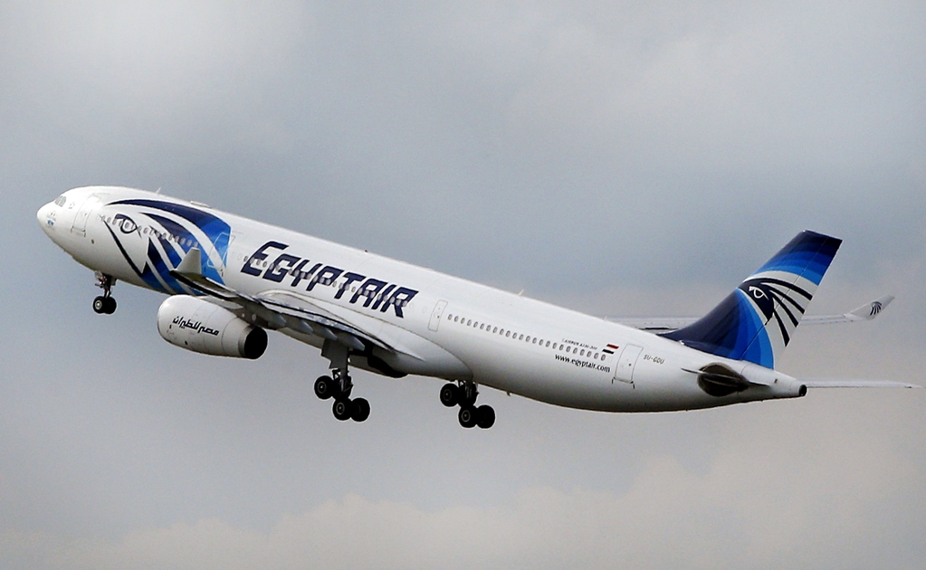 Intentaron apagar incendio en avión de Egyptair, revela grabadora 