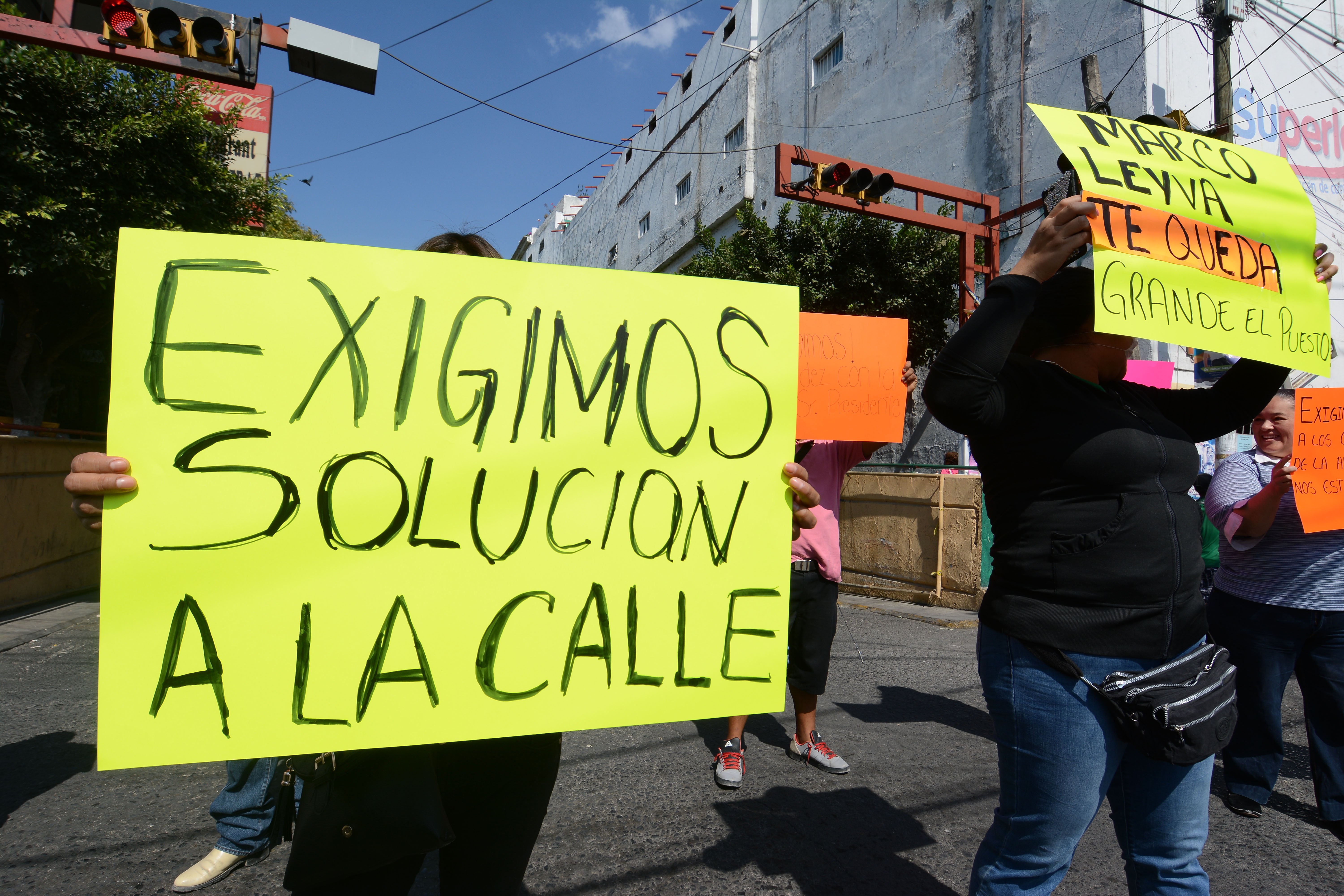 Protestan comerciantes por obra inconclusa en Chilpancingo