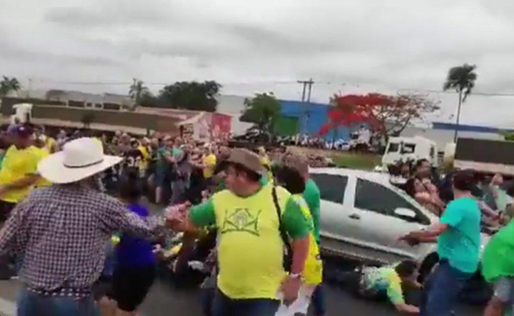 Conductor atropella a grupo de bolsonaristas que bloqueaban autopista en Brasil