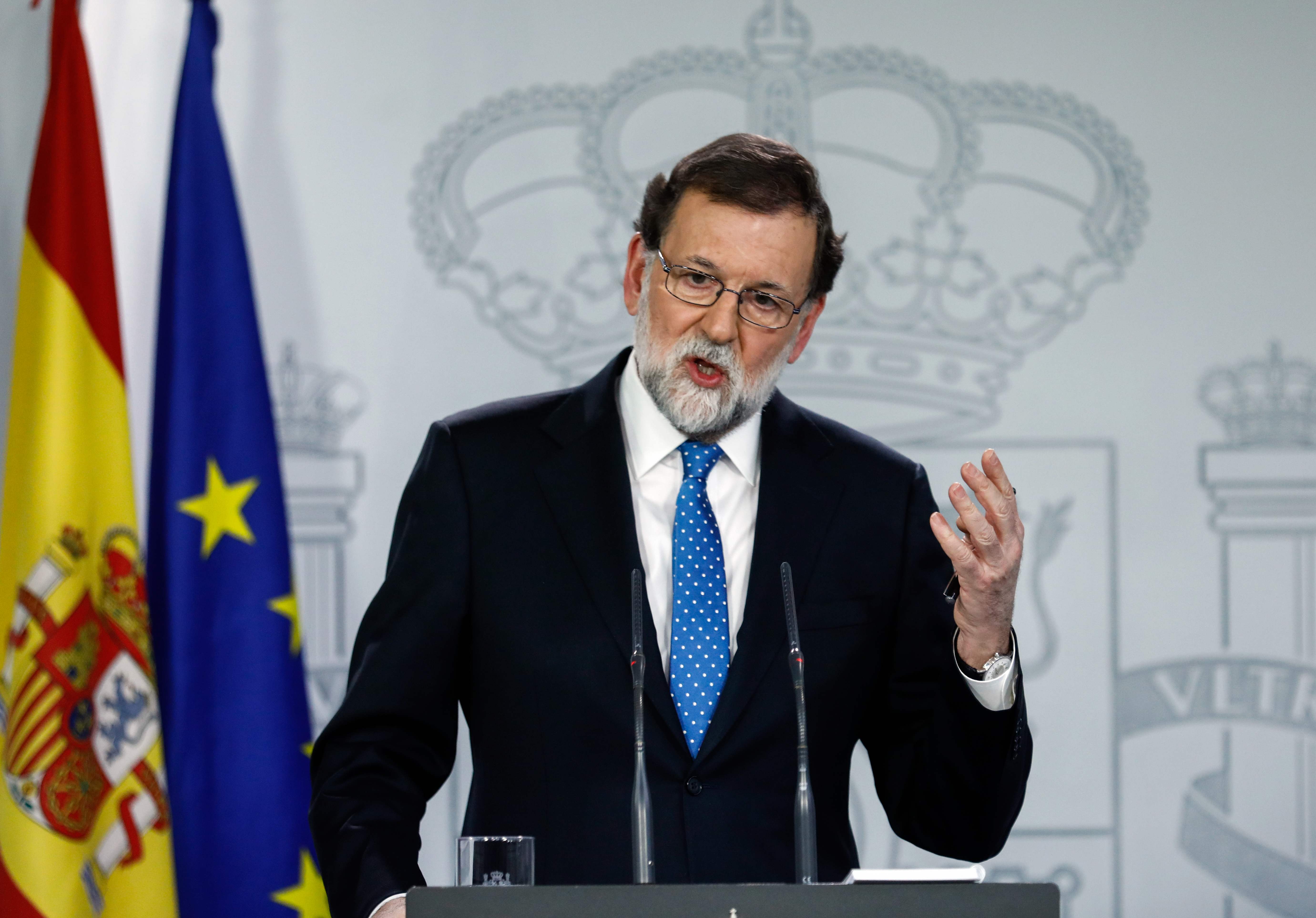 Rajoy ofrece diálogo a nuevo gobierno catalán; rechaza hablar con Puigdemont