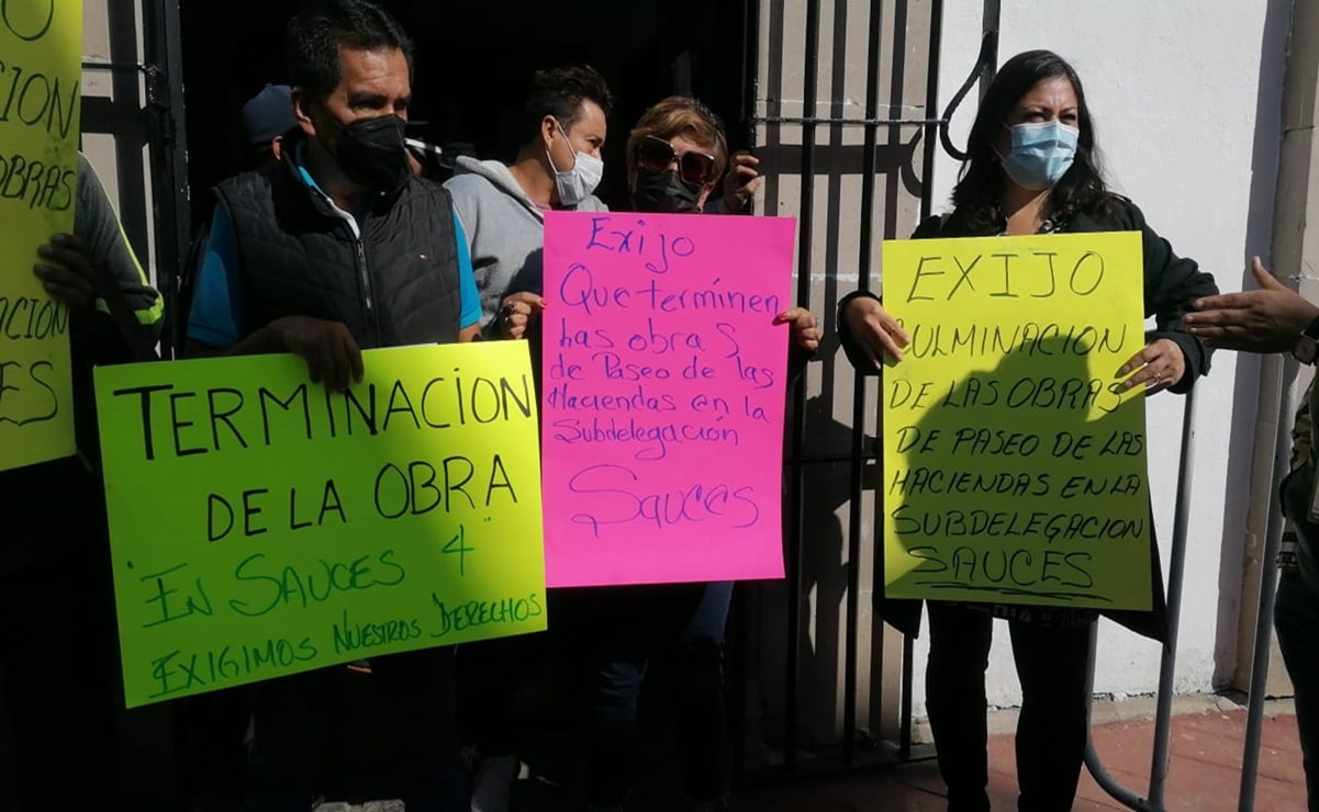 Habitantes de diferentes colonias de Toluca exigen concluir reencarpetamiento