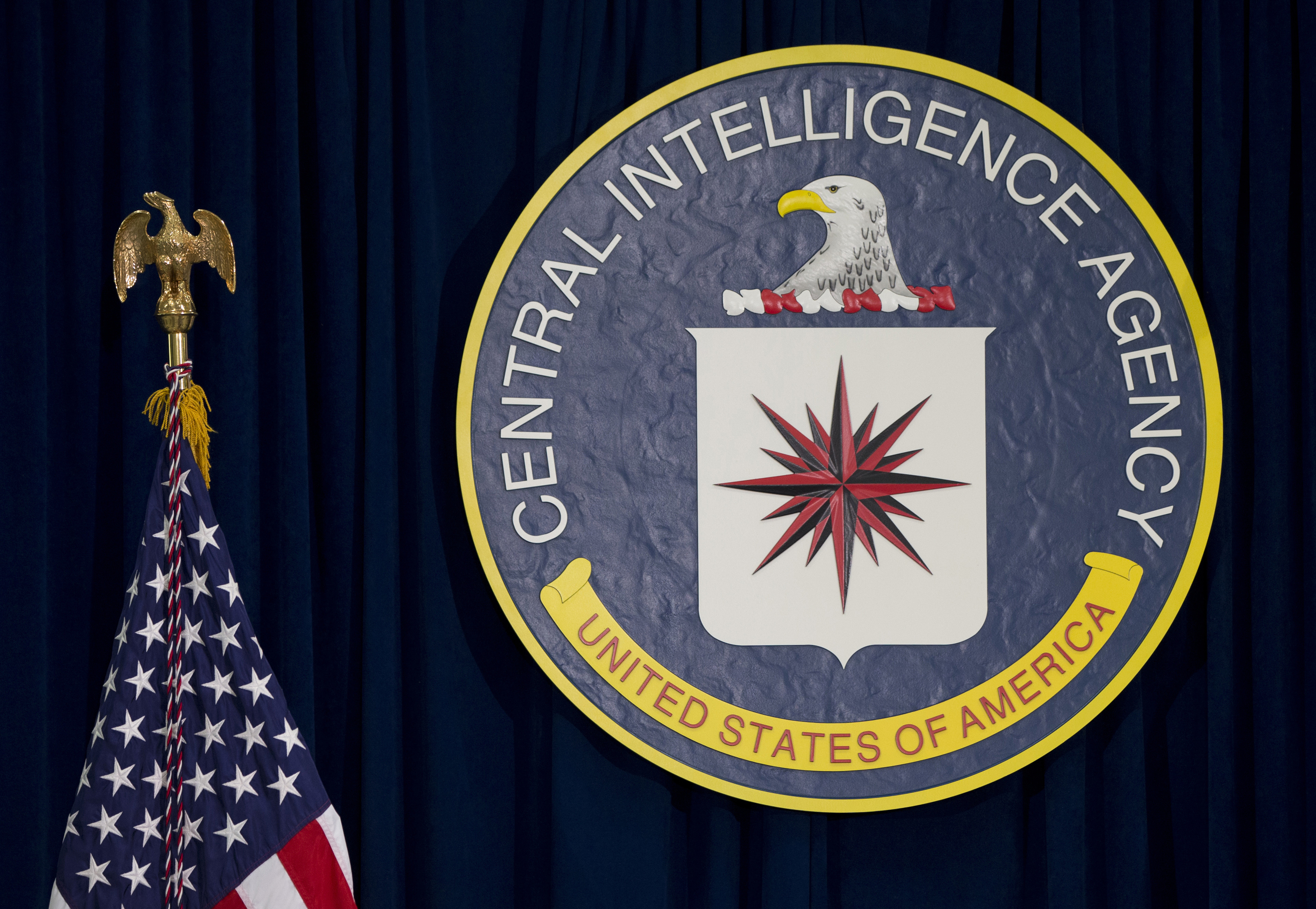 CIA y bases militares de EU reciben paquetes sospechosos; hay un detenido