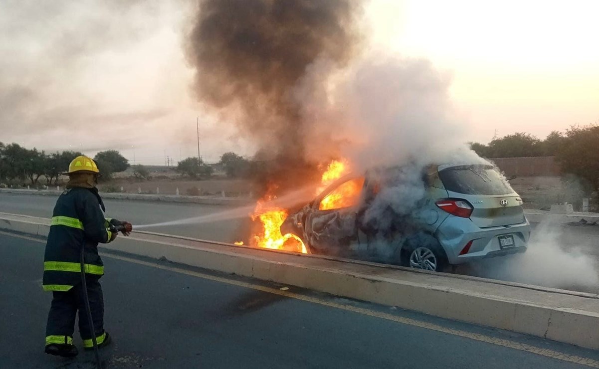 Vehículo incendiado en Zacatecas genera confusión: ¿accidente o asunto político?