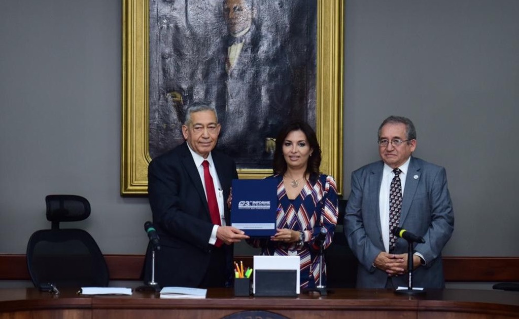 Gobernador de Hidalgo presenta su tercer informe de gobierno