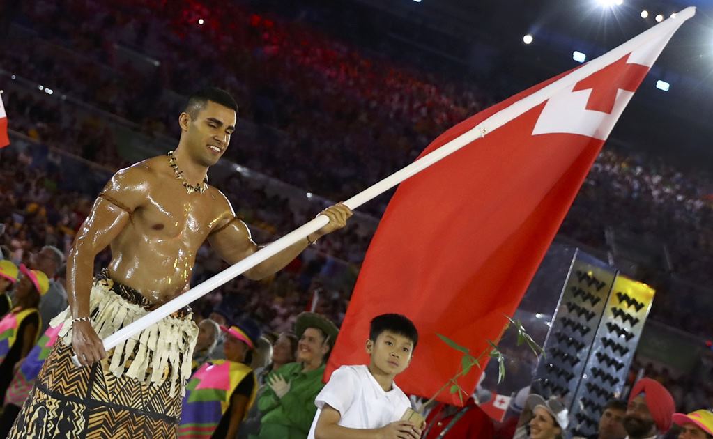 Abanderado de Tonga se roba las miradas en Río 2016