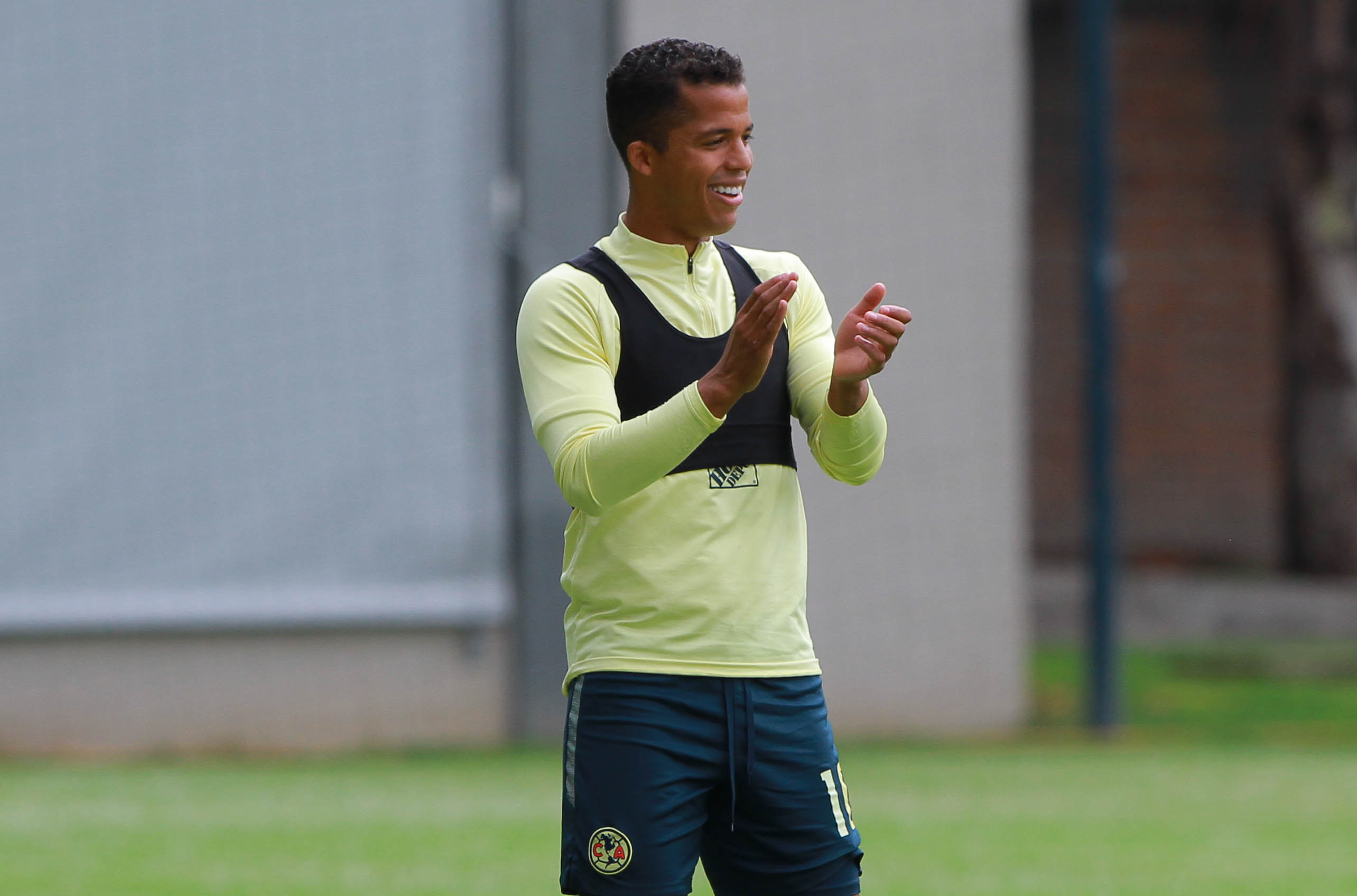 Giovani Dos Santos cerca de su regreso a la Liga MX