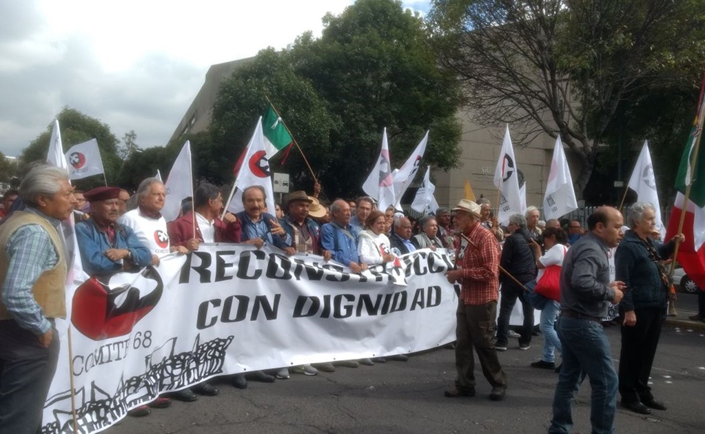 Avanza marcha conmemorativa del 2 de octubre sobre Eje Central 