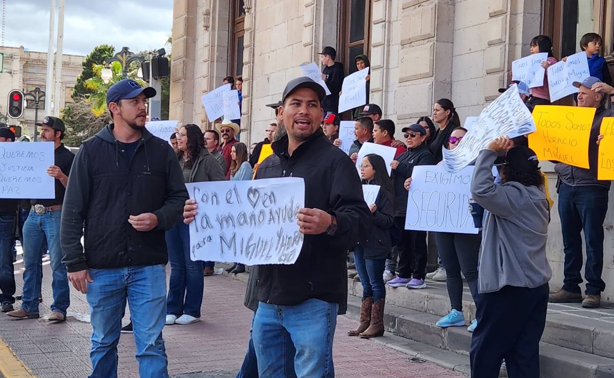 Se manifiestan integrantes de la comunidad LeBarón por familiares desaparecidos; aún hay dos sin localizar