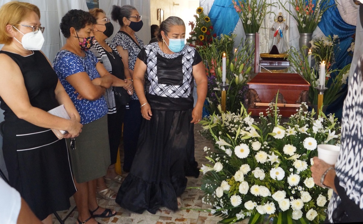 “No tuvo nada que ver la vacuna”, dice hijo de hombre que murió tras vacunarse en Oaxaca