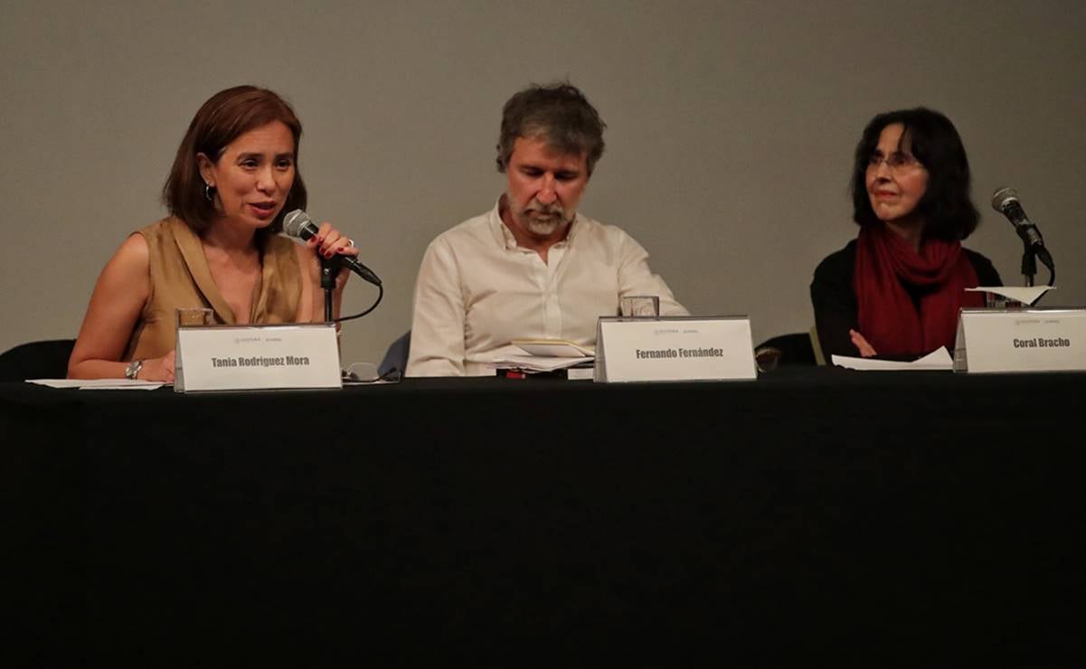 Escritores y amigos recuerdan a David Huerta en el Palacio de Bellas Artes