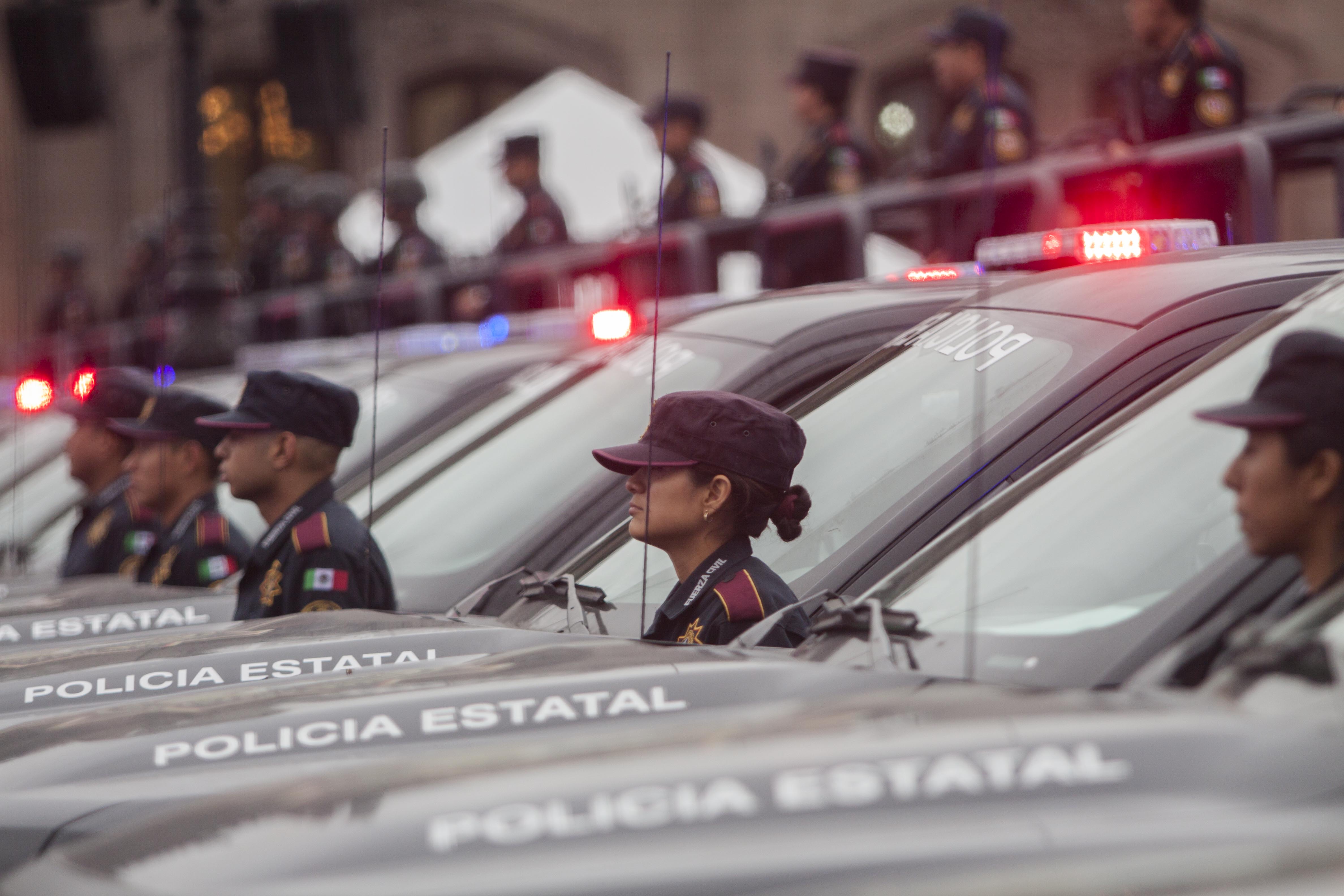 Aseguran a 59 extranjeros sin documentos en Nuevo León; tres mexicanos detenidos