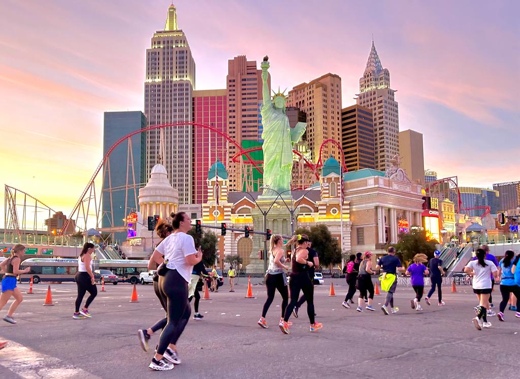 ¡Imperdible para los runners! Así es correr en el corazón de Las Vegas en Rock N’ Roll Running Series