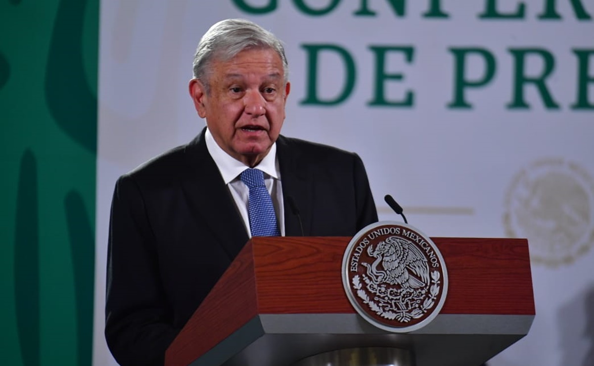 AMLO instruye a Delfina Gómez a emitir lineamientos para regreso a clases el 7 de junio