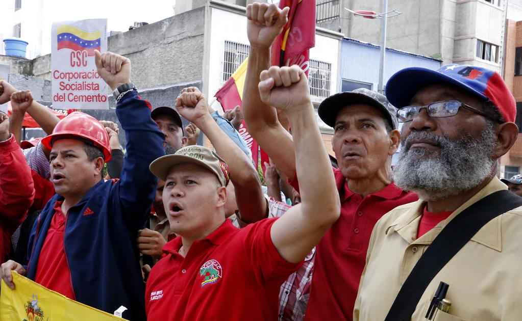 Chavismo dice que oposición busca "reeditar" golpe de 2002 
