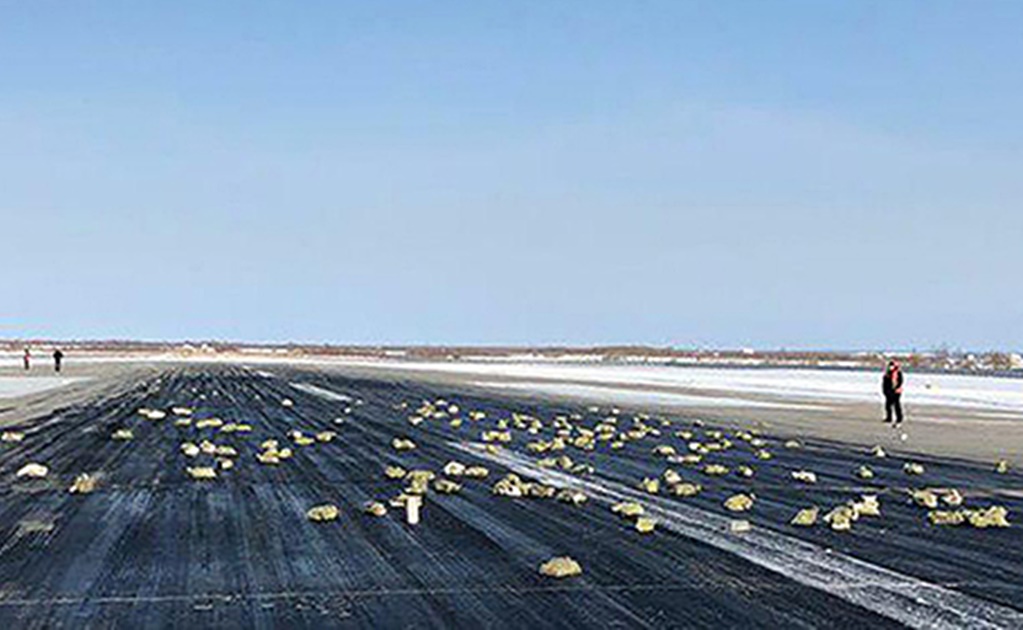 Video. 'Llueven' lingotes de oro en Siberia; avión pierde carga valuada en 368 mdd