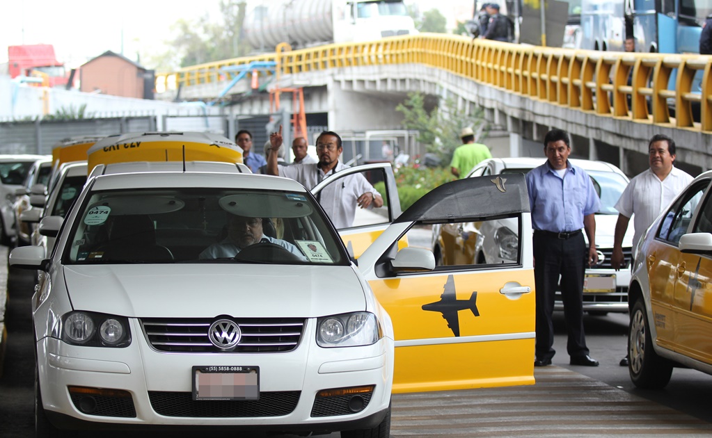 Taxis del AICM acusan competencia desleal de trasporte por App