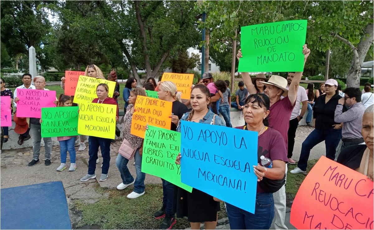 Se manifiestan en Chihuahua a favor de los libros de texto SEP